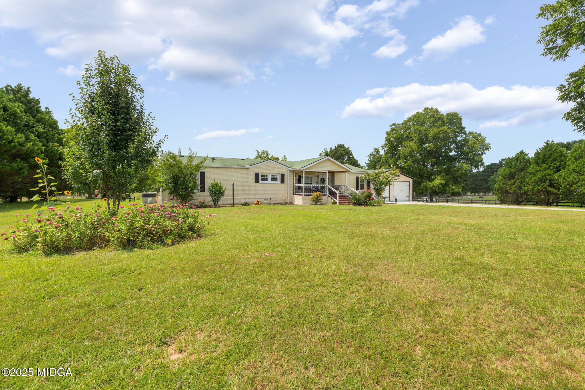 792 Ellis Road