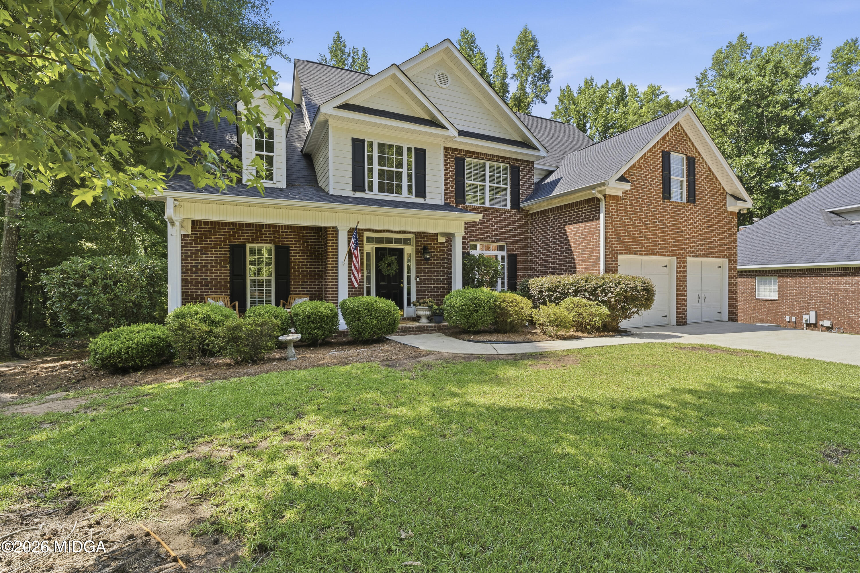 906 Huntcliffe Drive