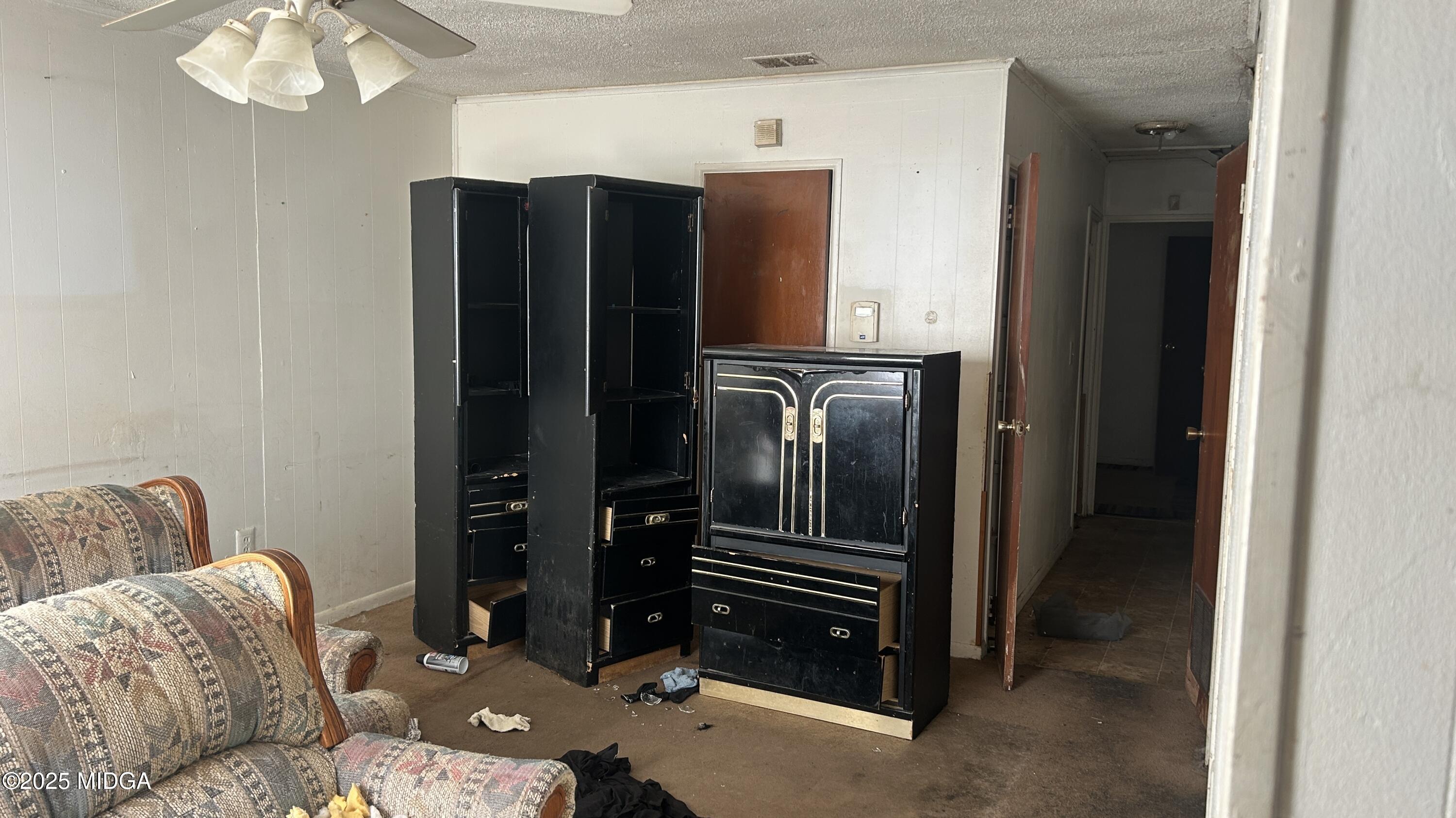 2621 Village Green Lane