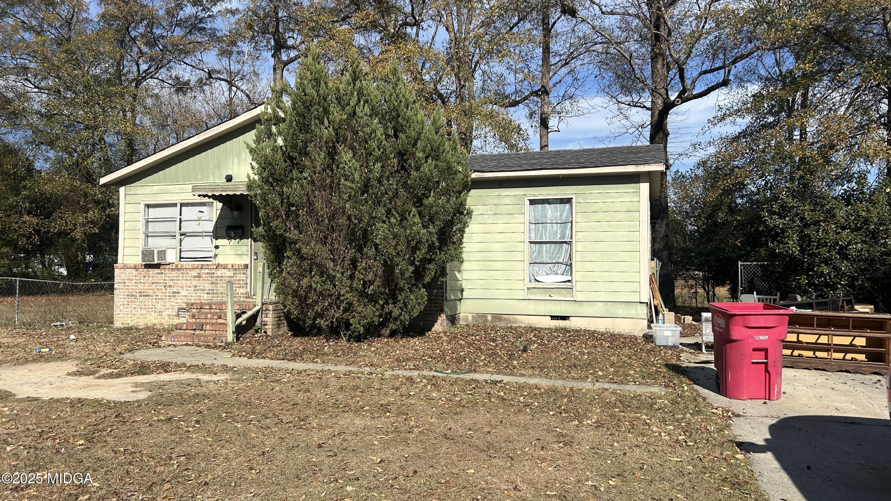 2621 Village Green Lane