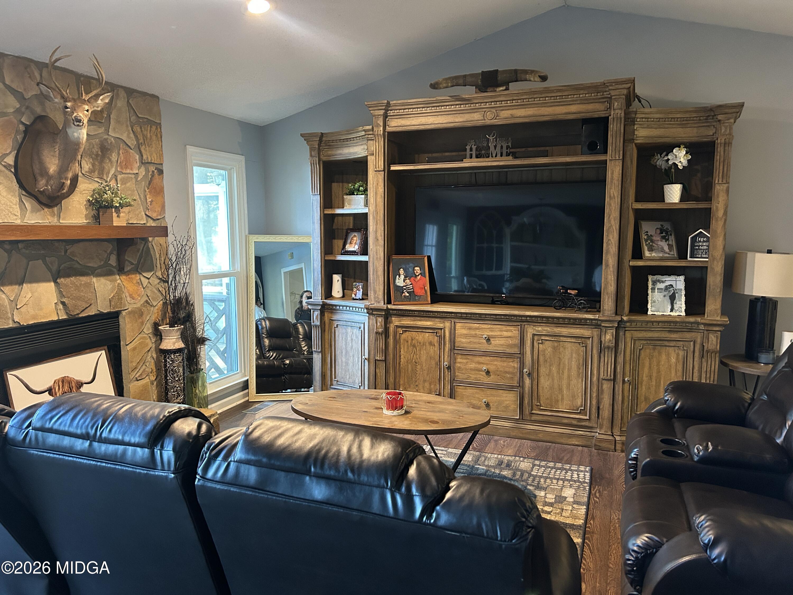 1054 N Plantation Parkway