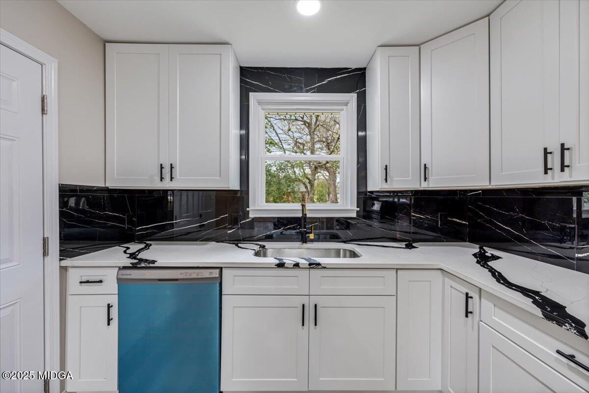 105 Pineview Drive