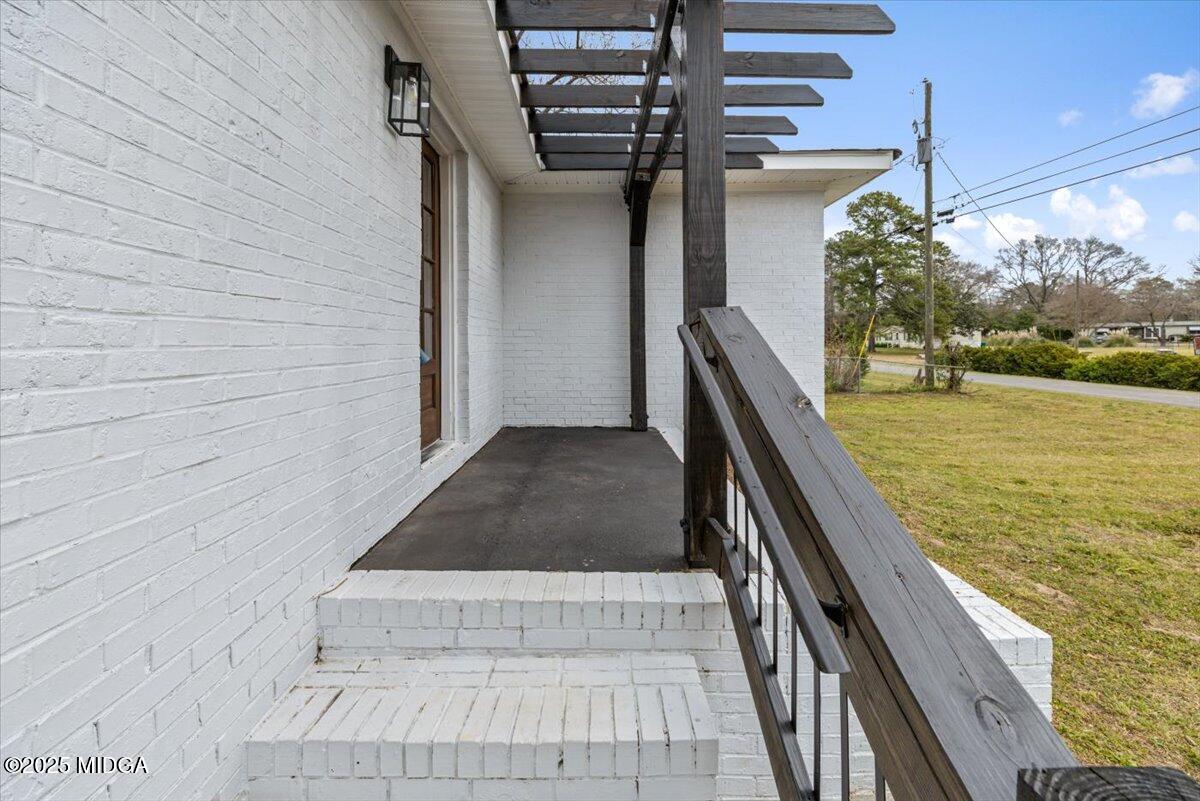105 Pineview Drive