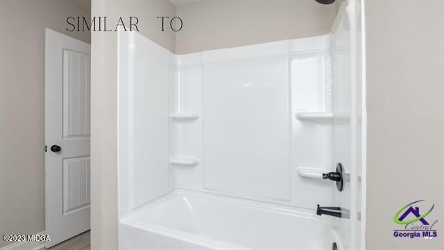117 RED TAIL Circle