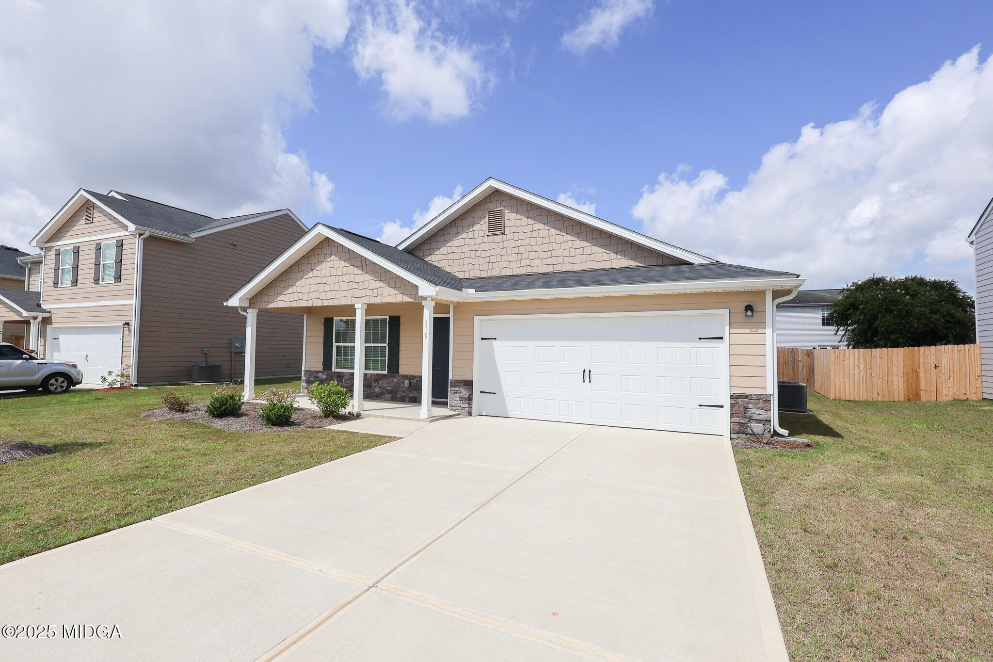 310 London Court