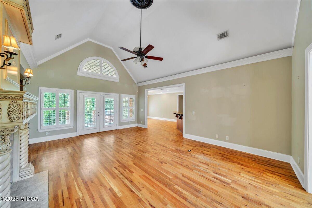 411 Creekside Drive
