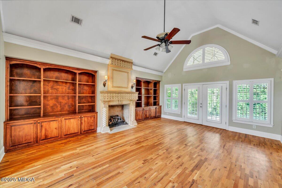 411 Creekside Drive
