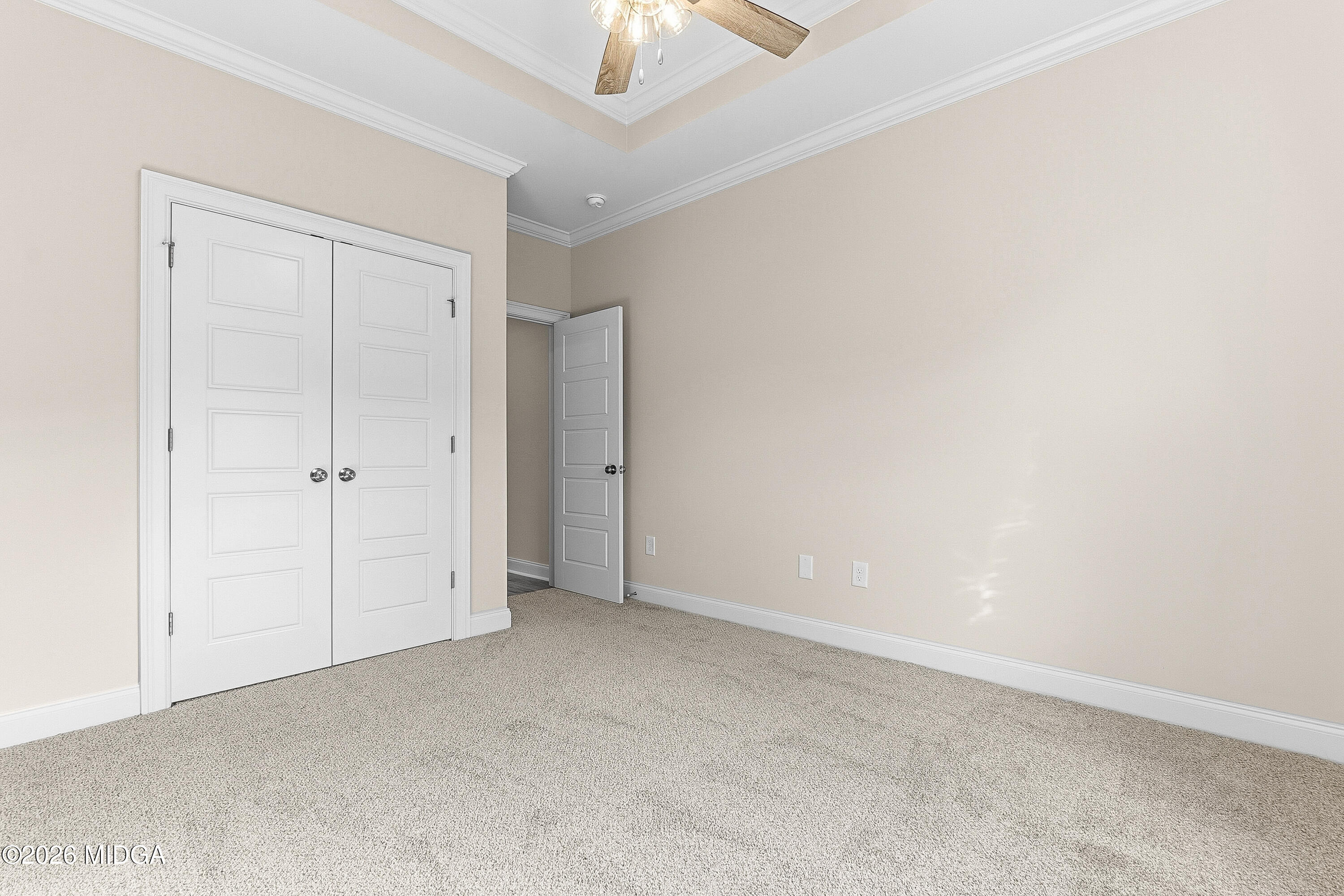 216 Golden Chestnut Bend