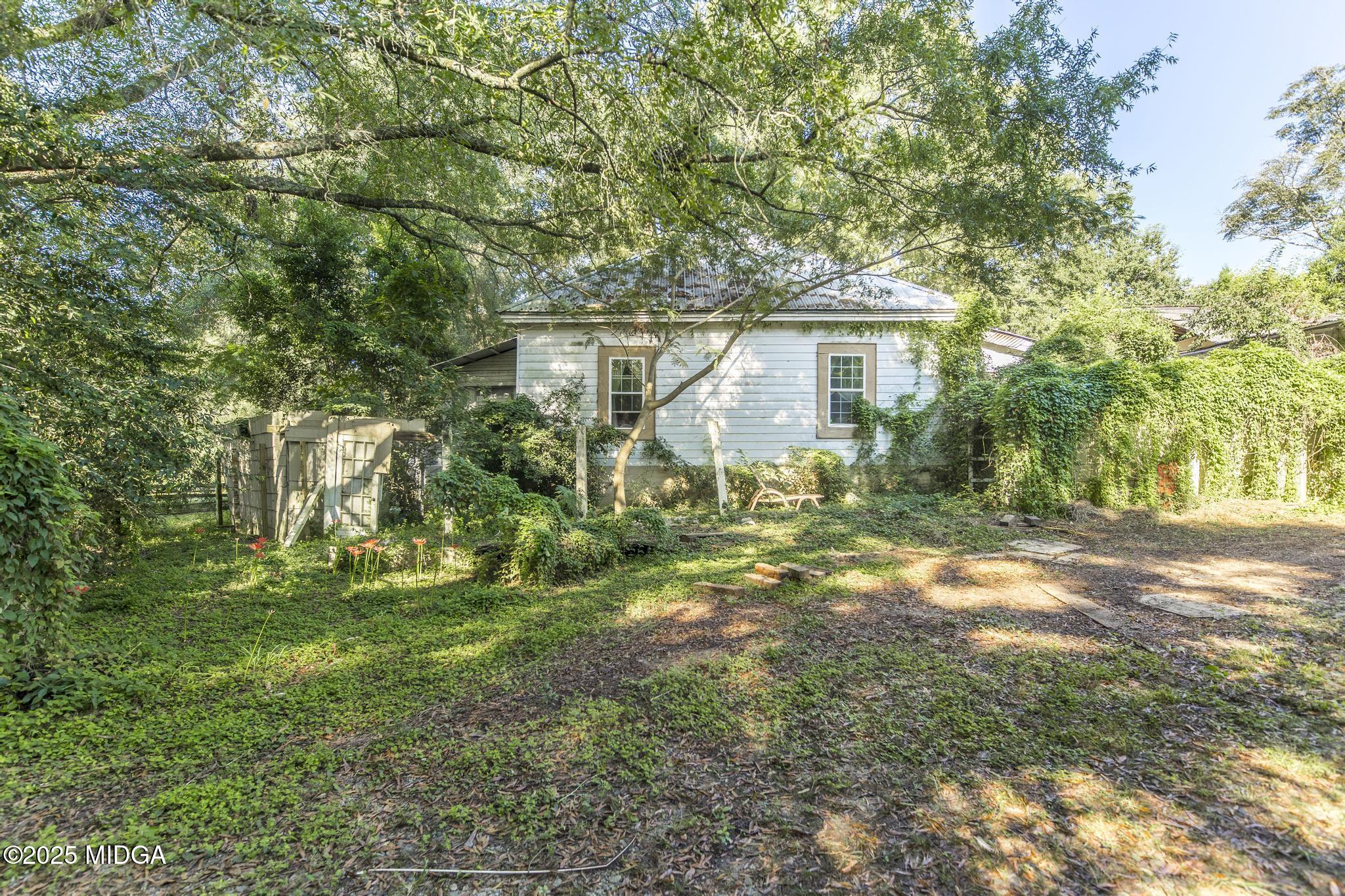 429 Main Street E