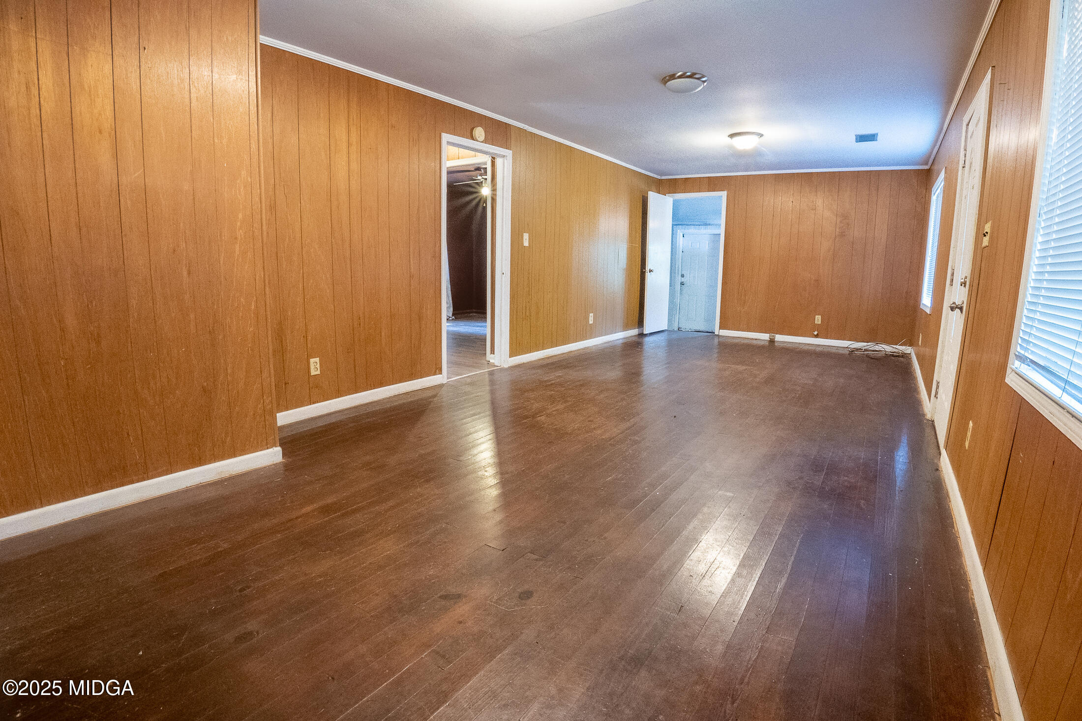 2750 Lakeshore Drive