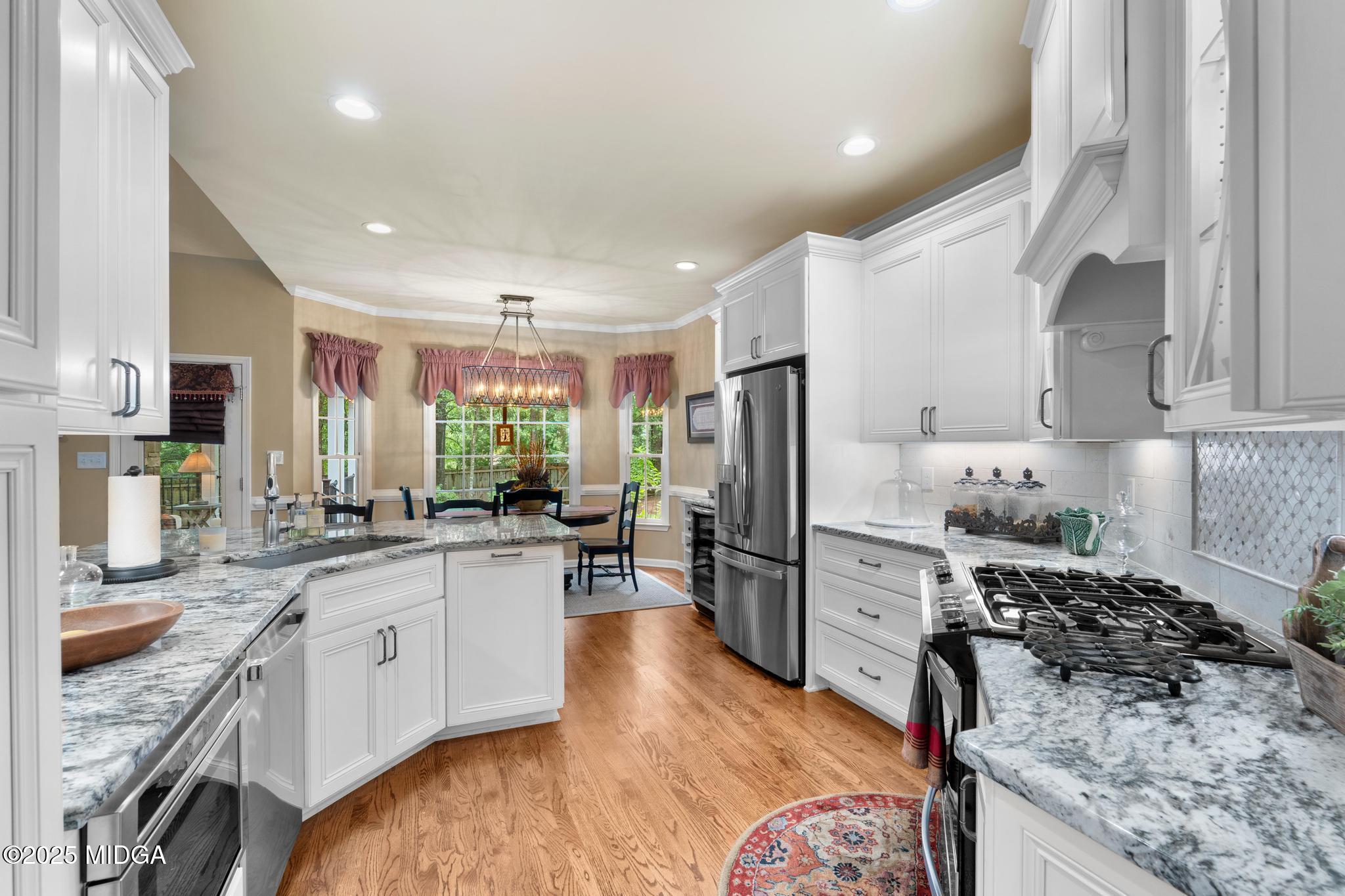 8280 Knollbrook Lane