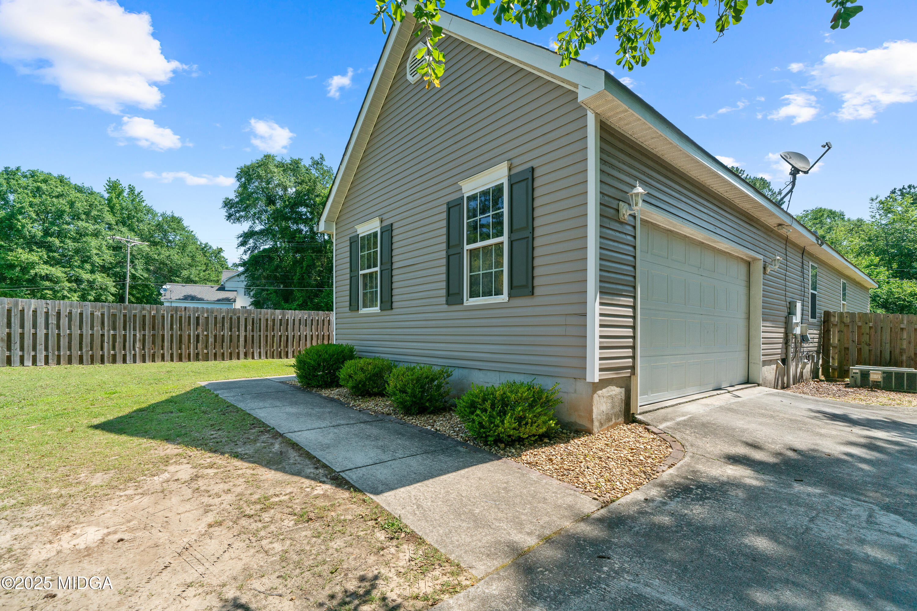395 Chapman Road