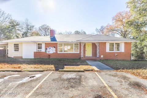 2458 locksley Drive Macon GA 31206