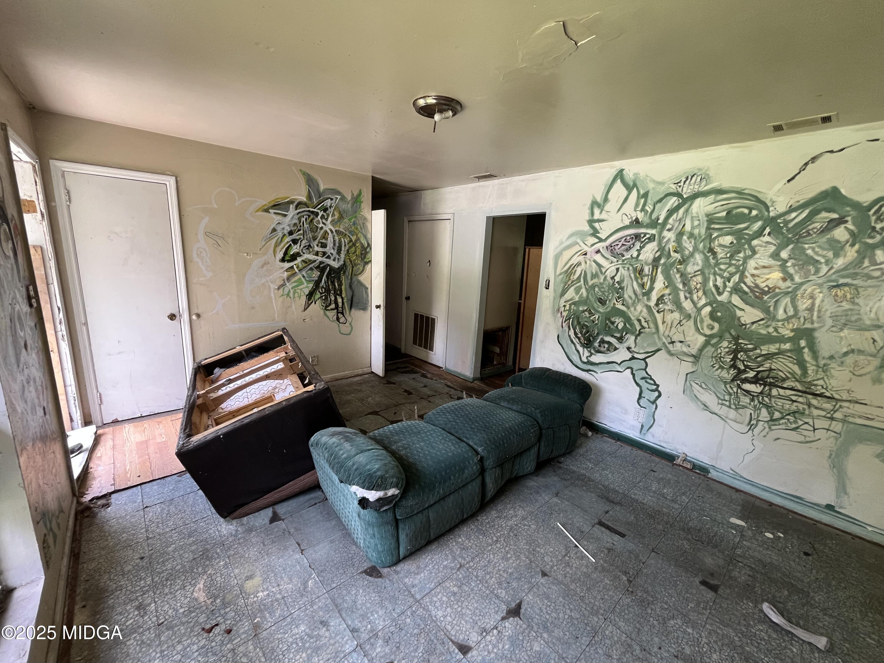 3356 Kings Park Circle