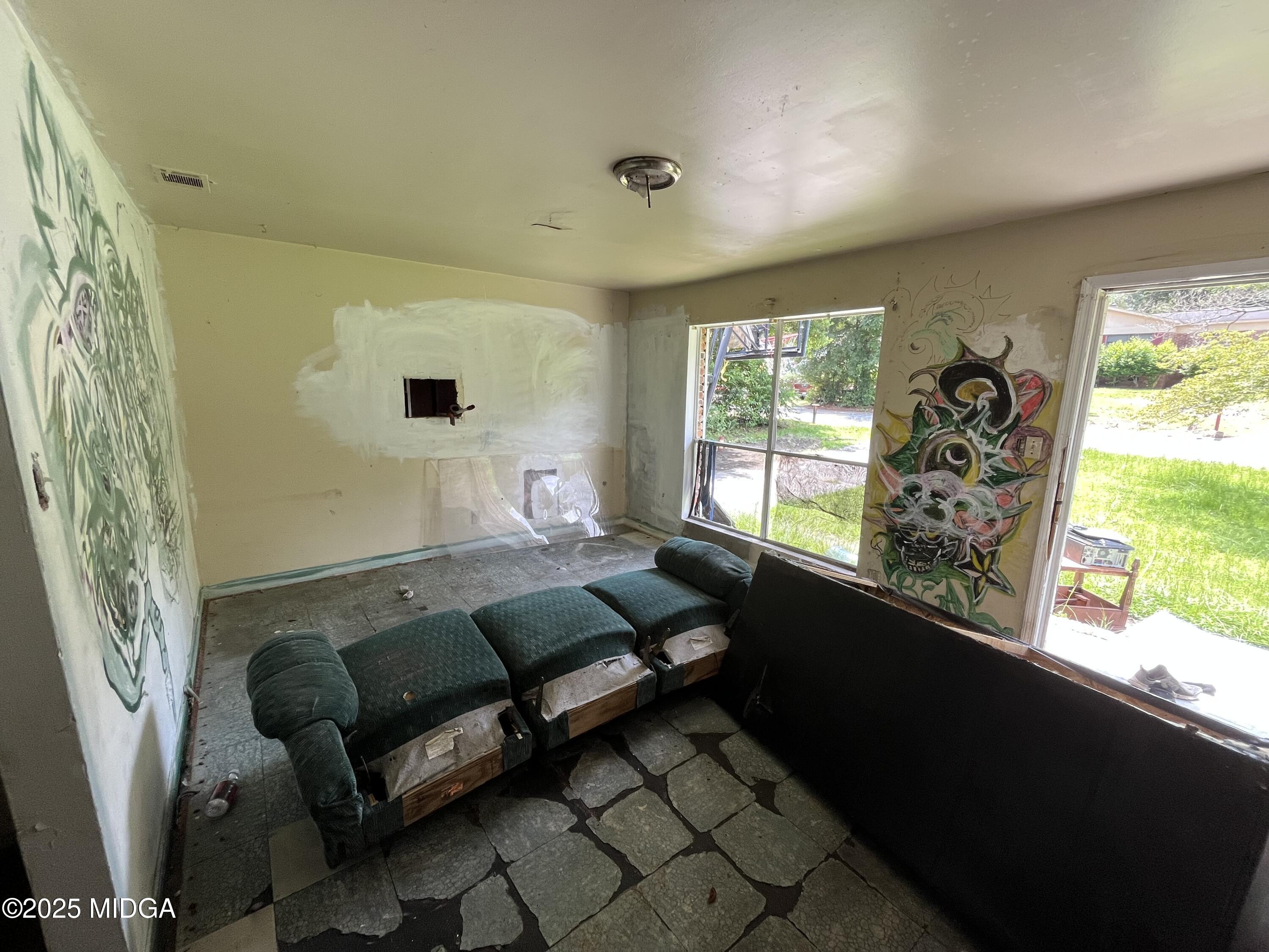 3356 Kings Park Circle