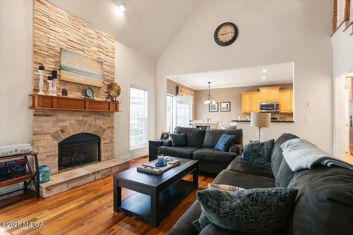 920 Huntcliffe Drive