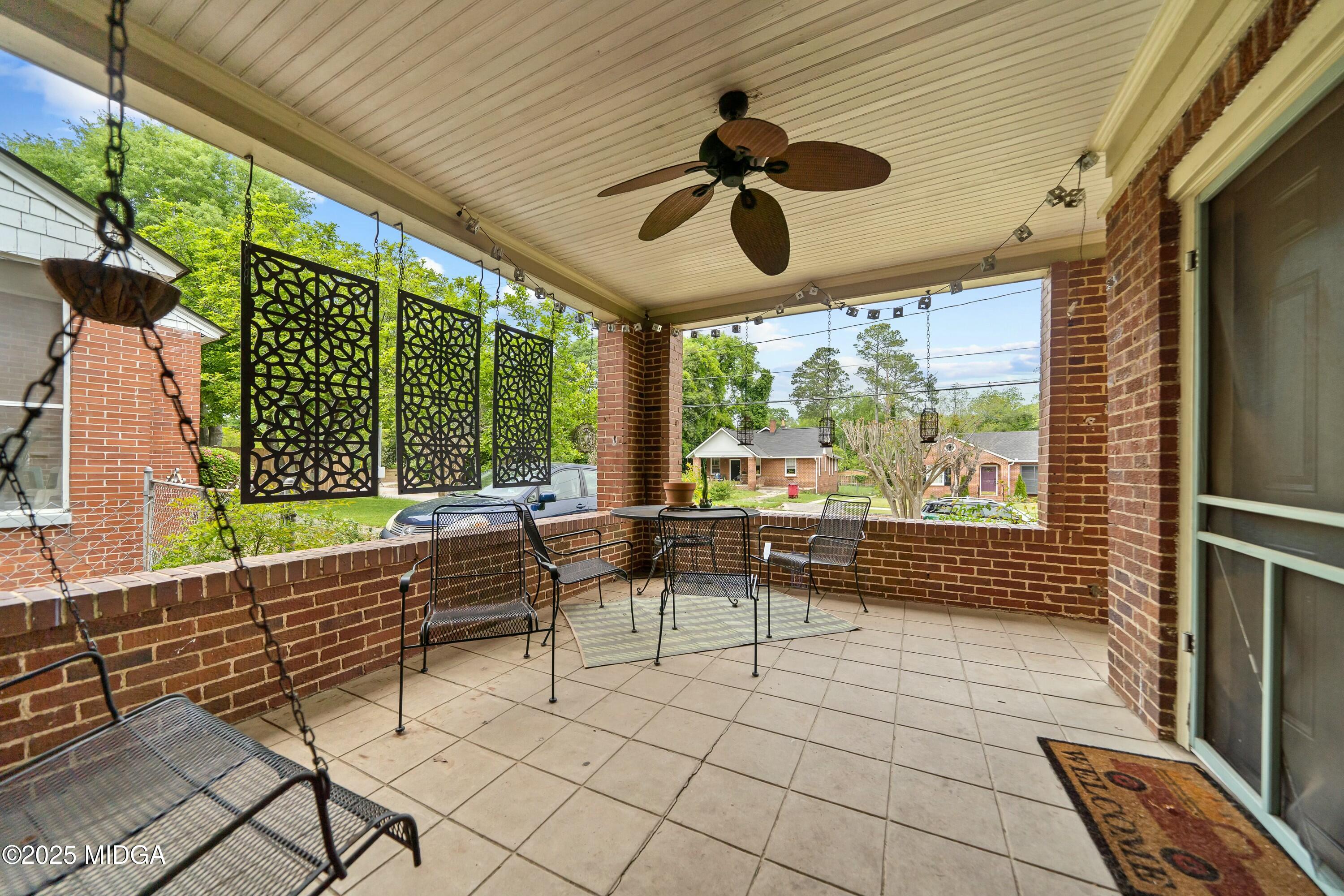2574 English Avenue