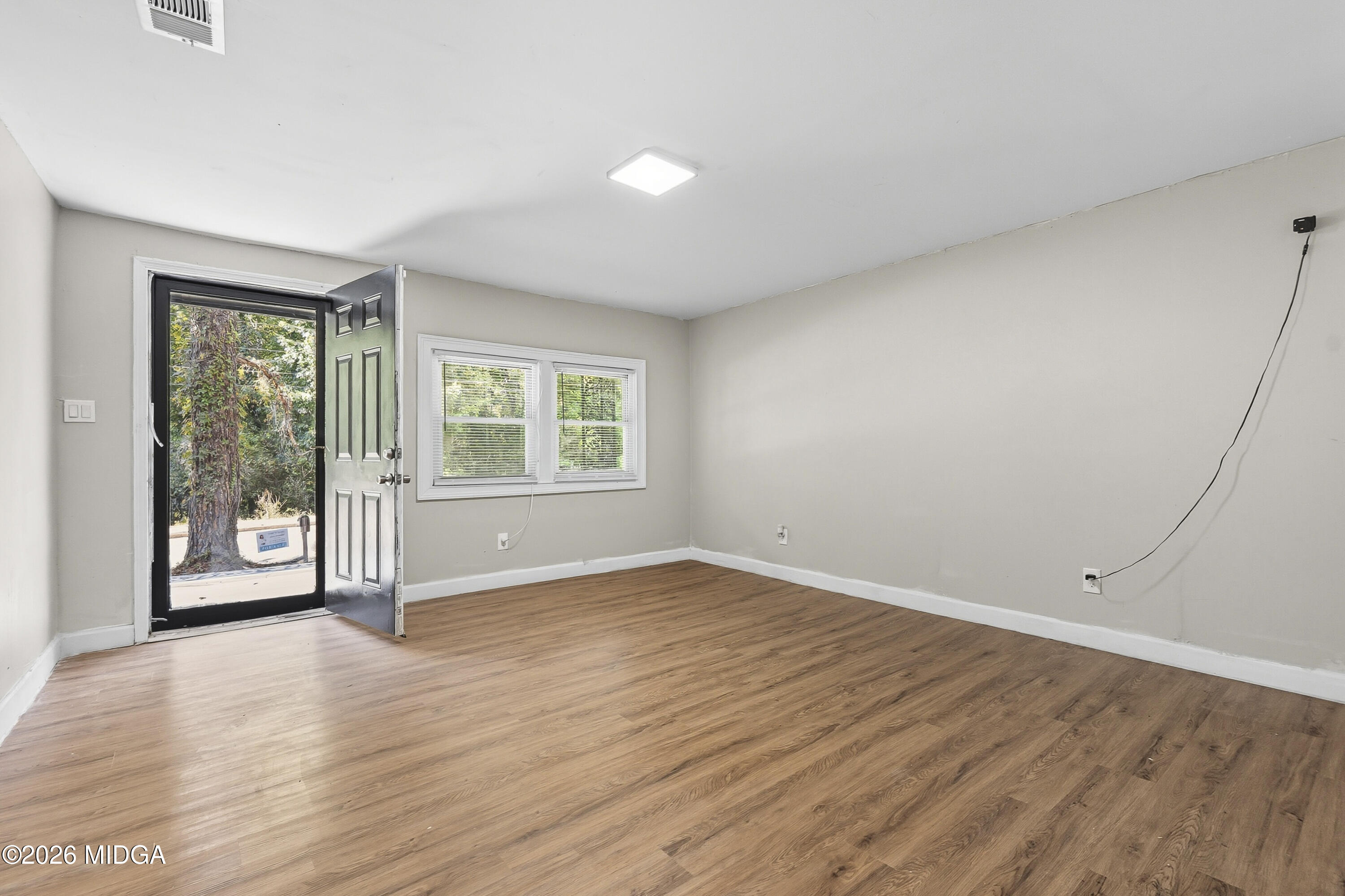 3846 Log Cabin Drive