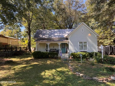 147 Railroad Avenue NW Lilburn GA 30047