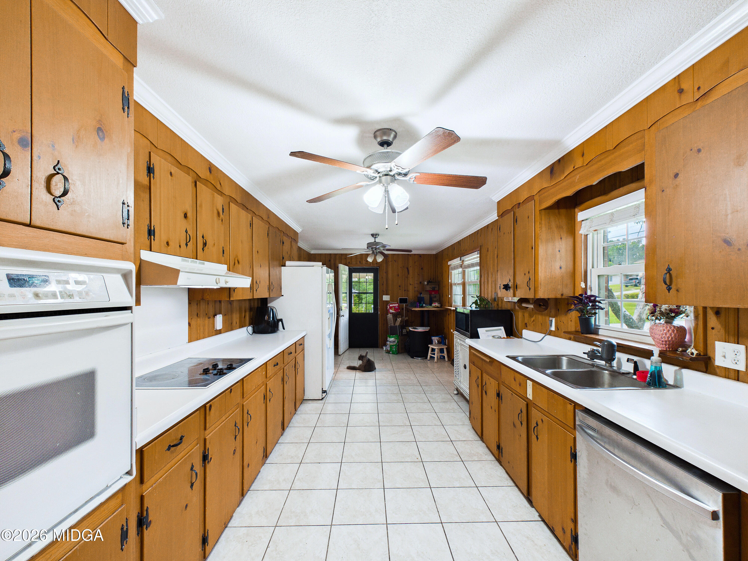 3851 Woodside Drive