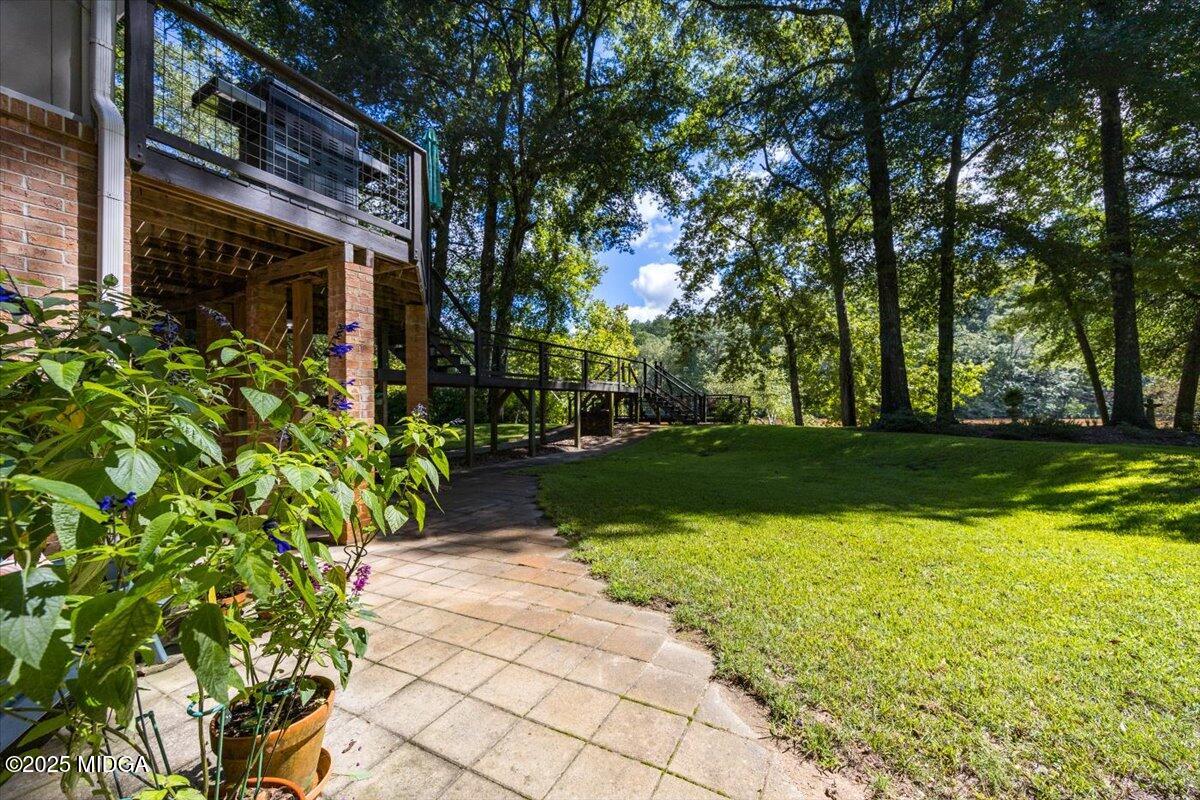 11 River Trace