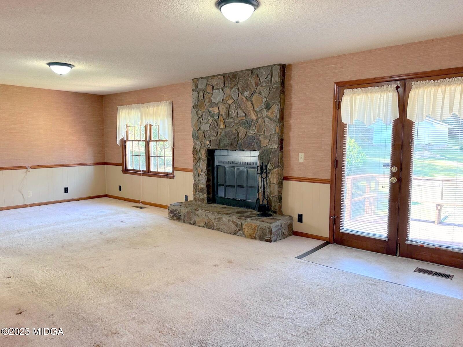 2777 Glen Echo Drive