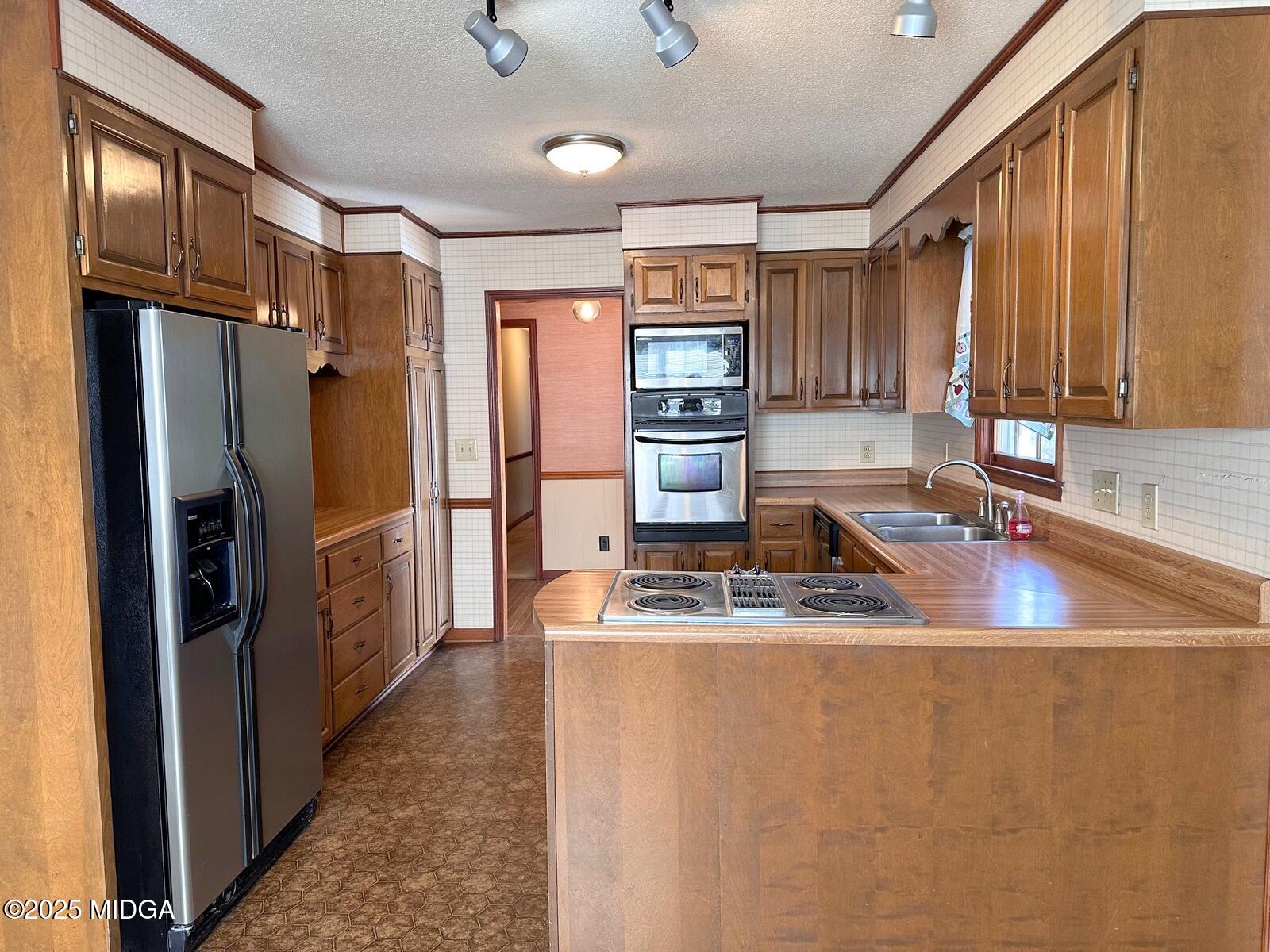 2777 Glen Echo Drive