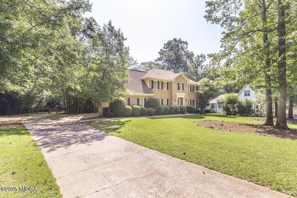 108 Clarendon Court