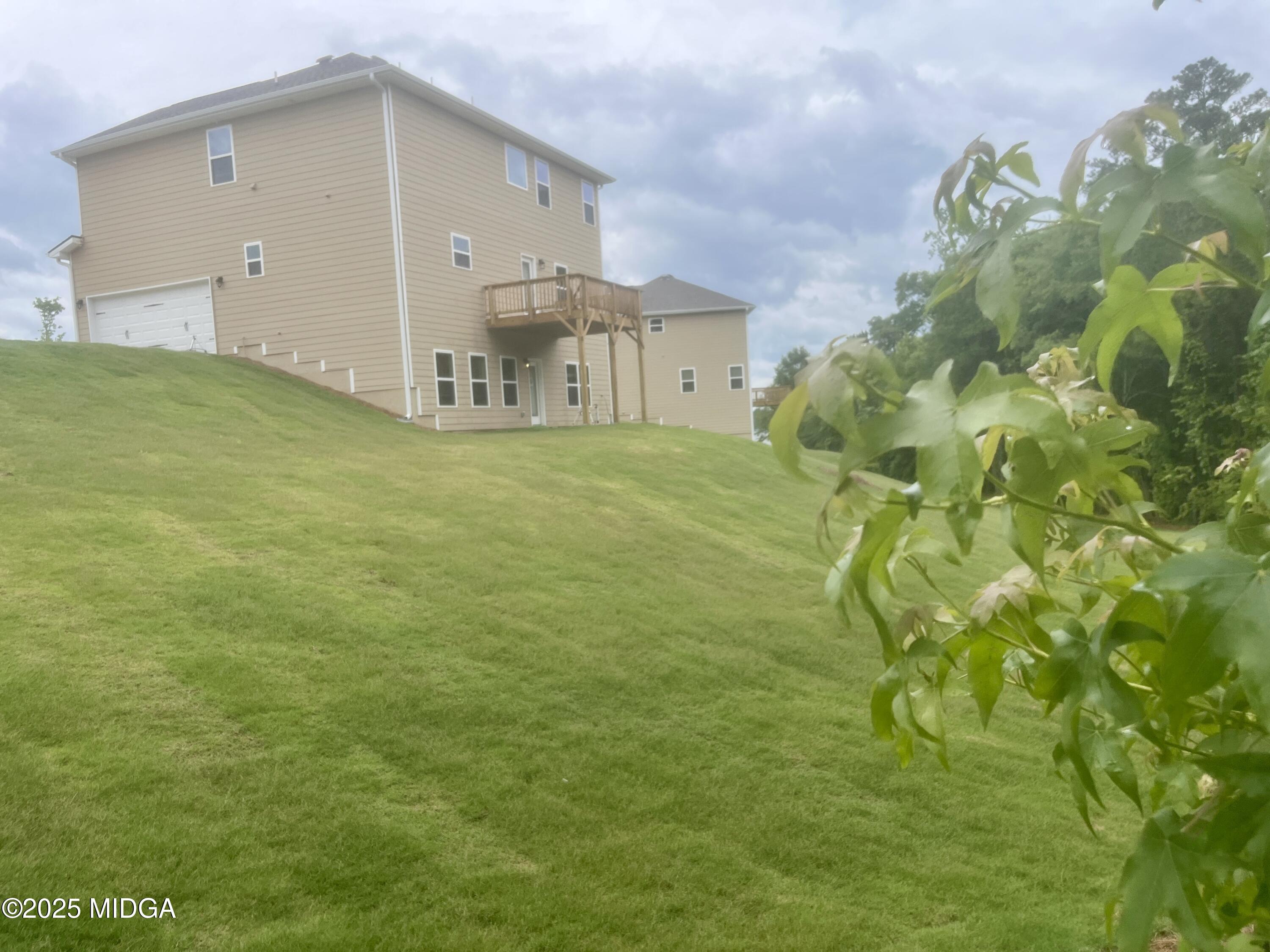 221 Shoreline Way