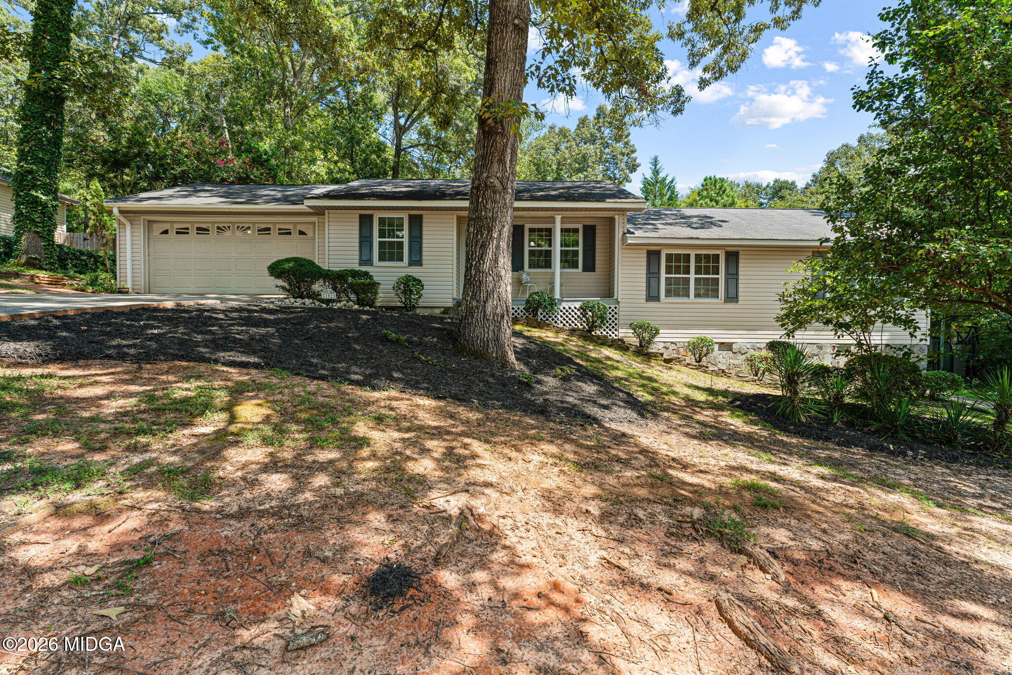 102 Crestwood Circle