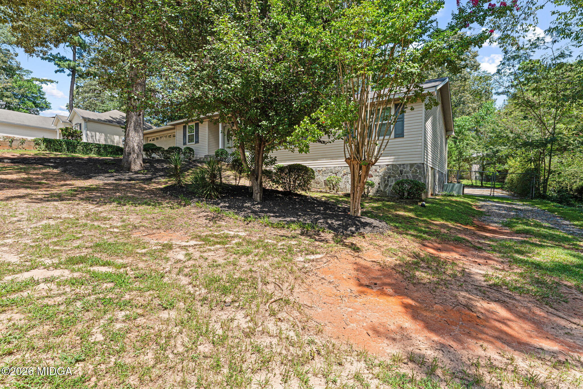 102 Crestwood Circle