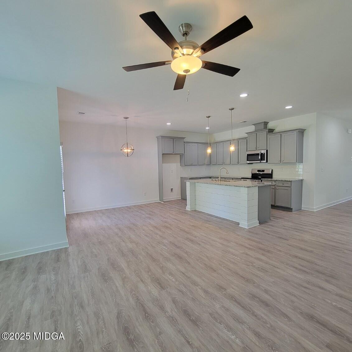 112 Breakwater Way
