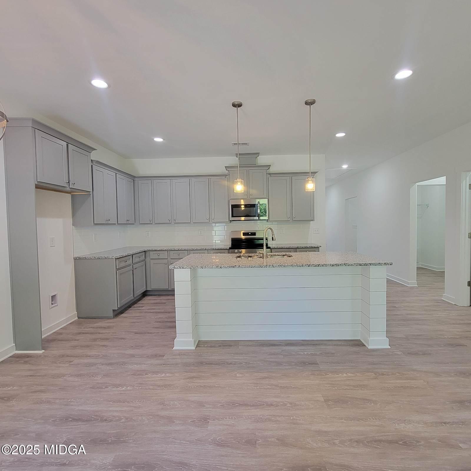 112 Breakwater Way