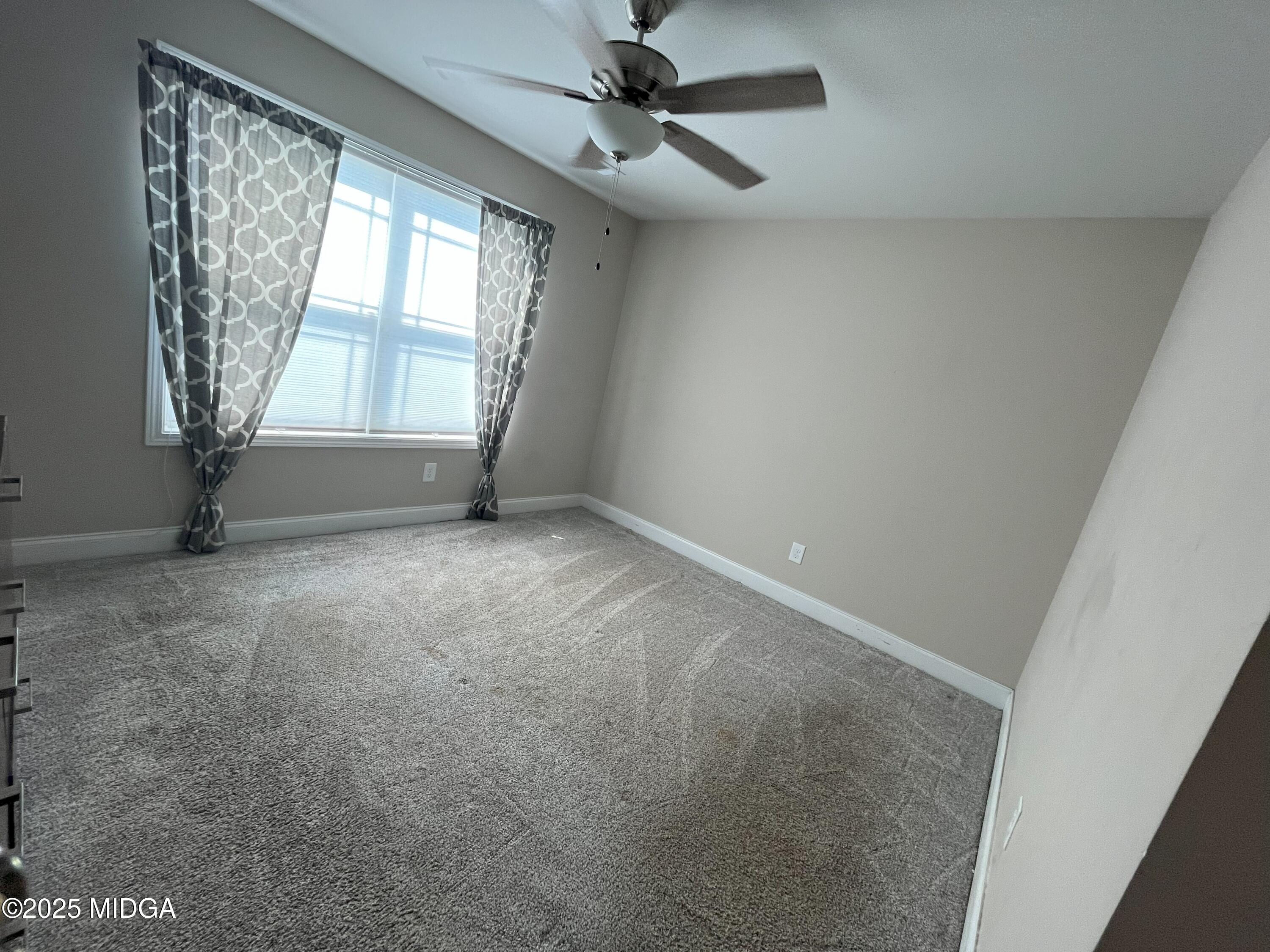 107 Red Tail Circle