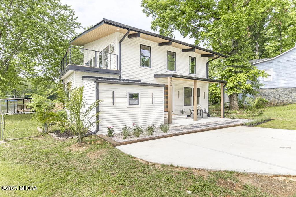 359 Edgewater Drive