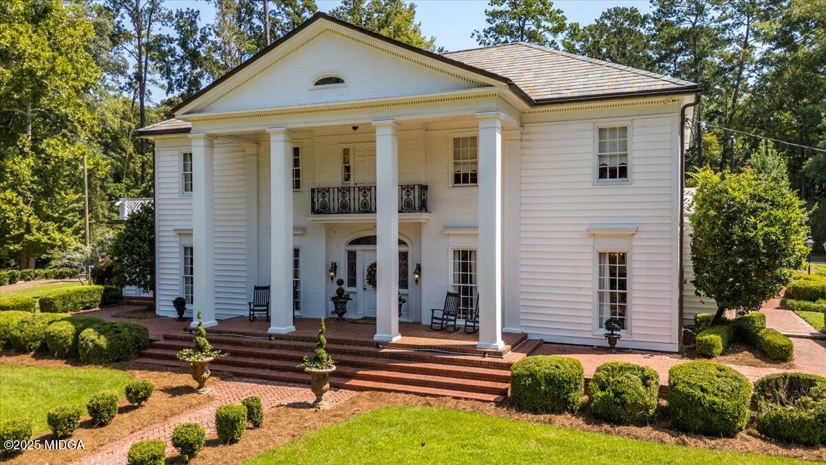 1435 Twin Pines Drive