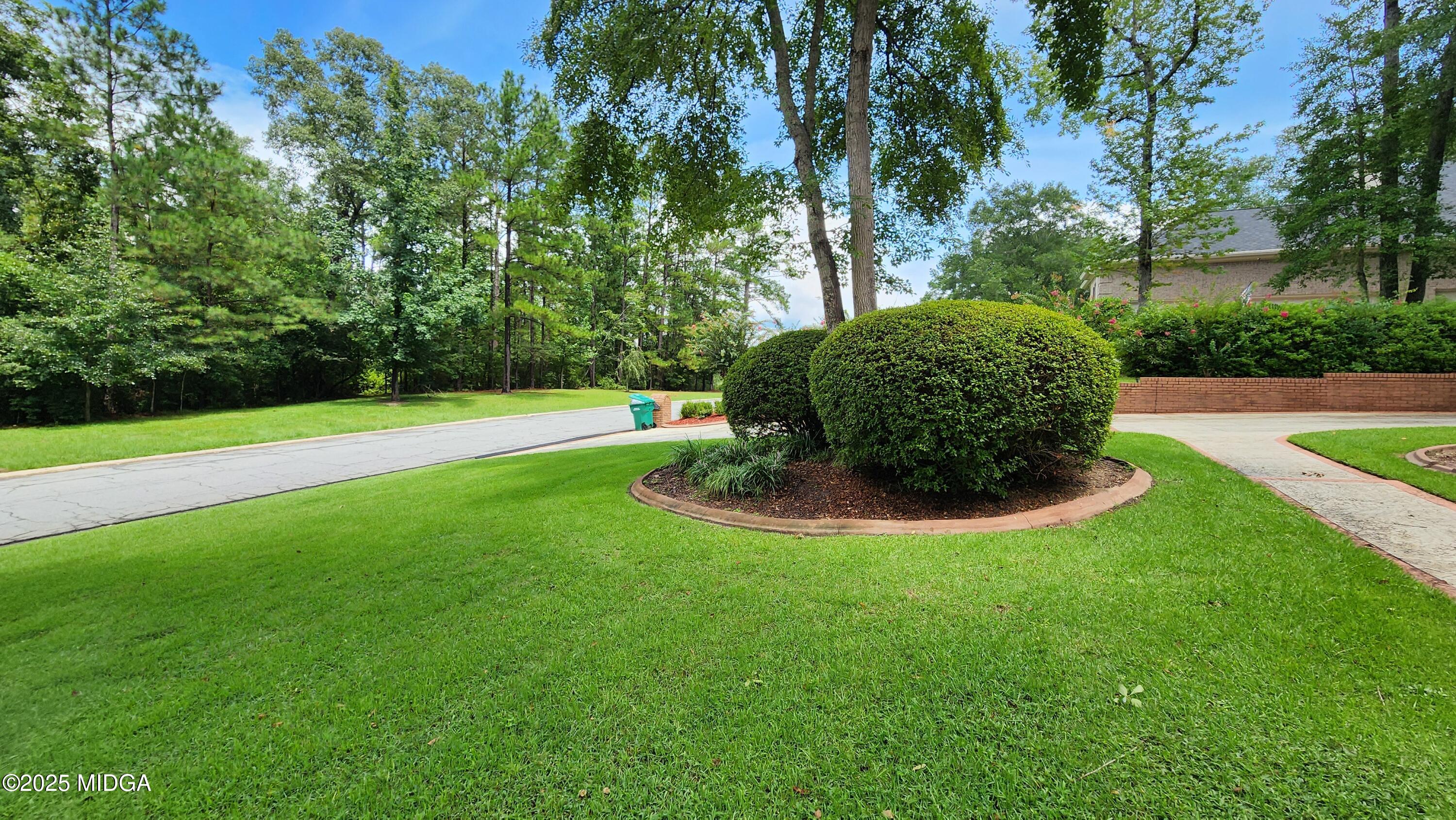 216 Falcon Crest Crest