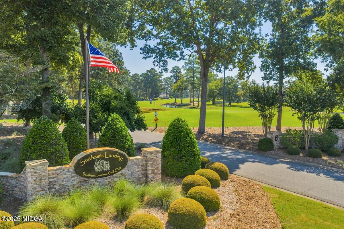 216 Falcon Crest Crest