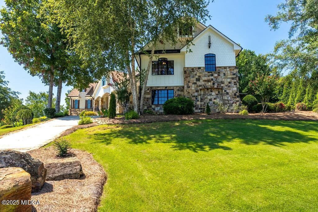 601 River Overlook