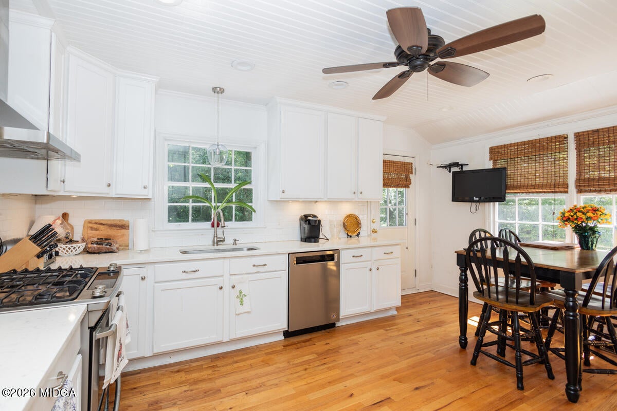 1424 Waverland Drive
