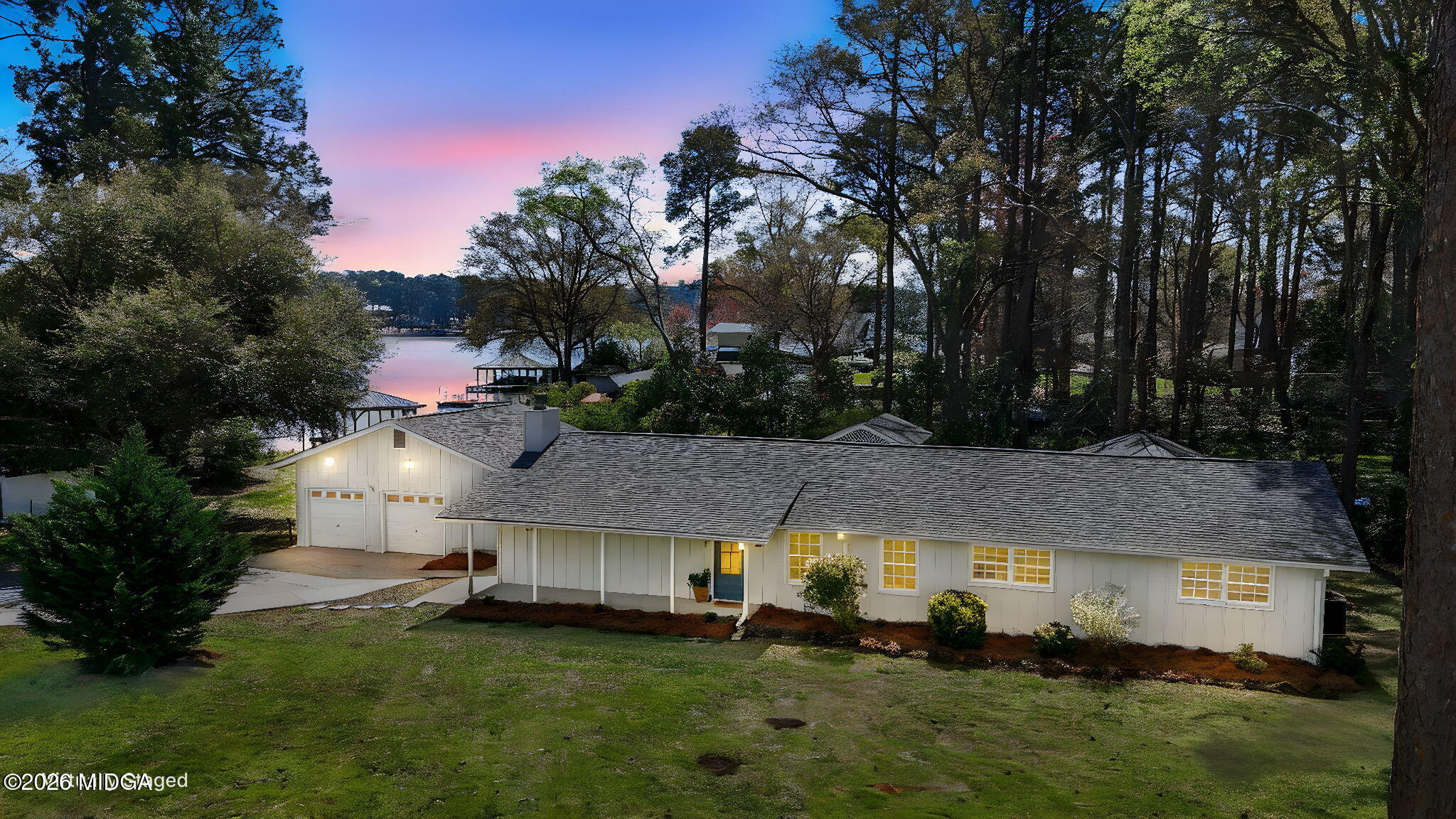 177 Lakeshore Circle NE