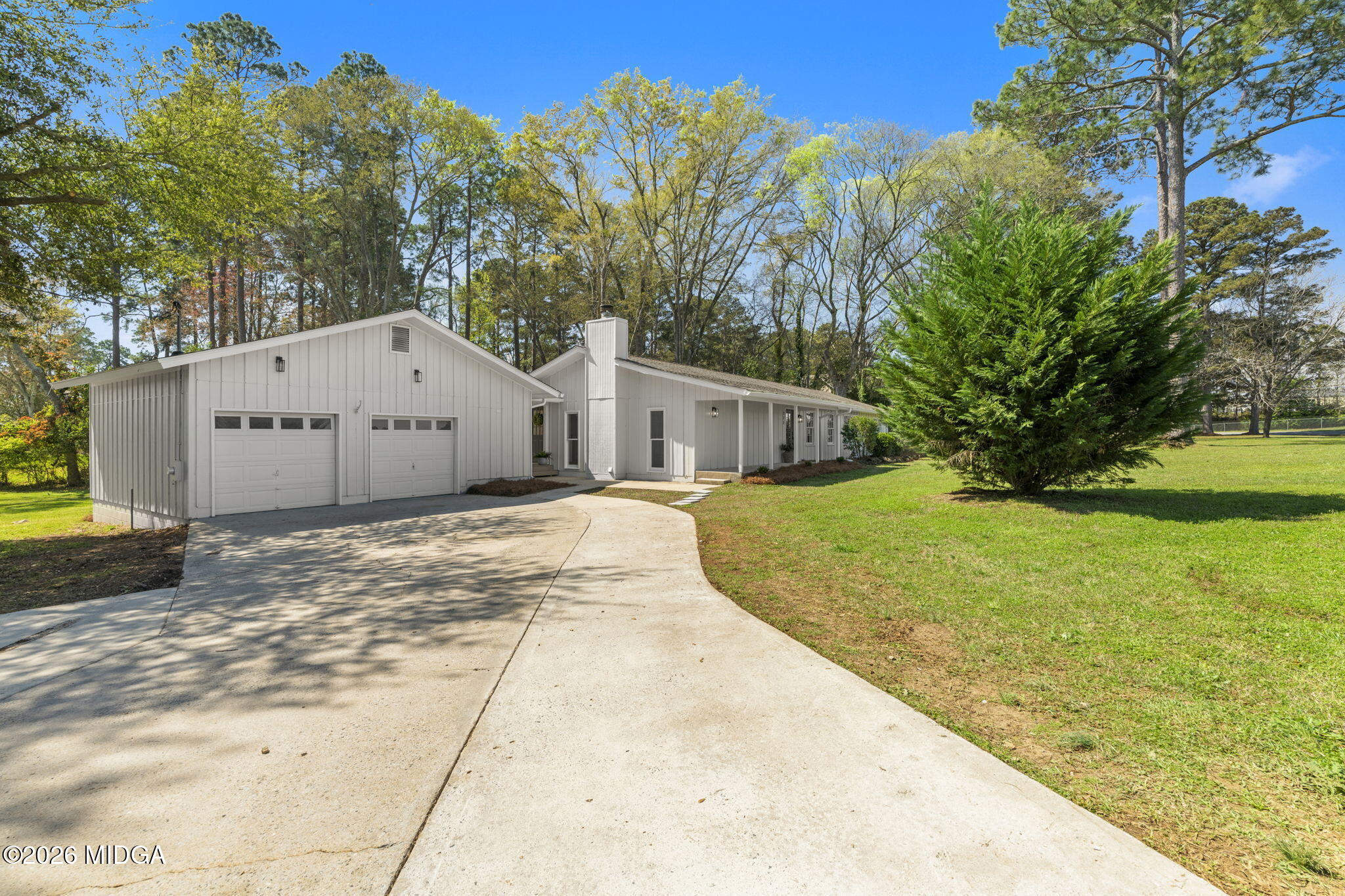 177 Lakeshore Circle NE