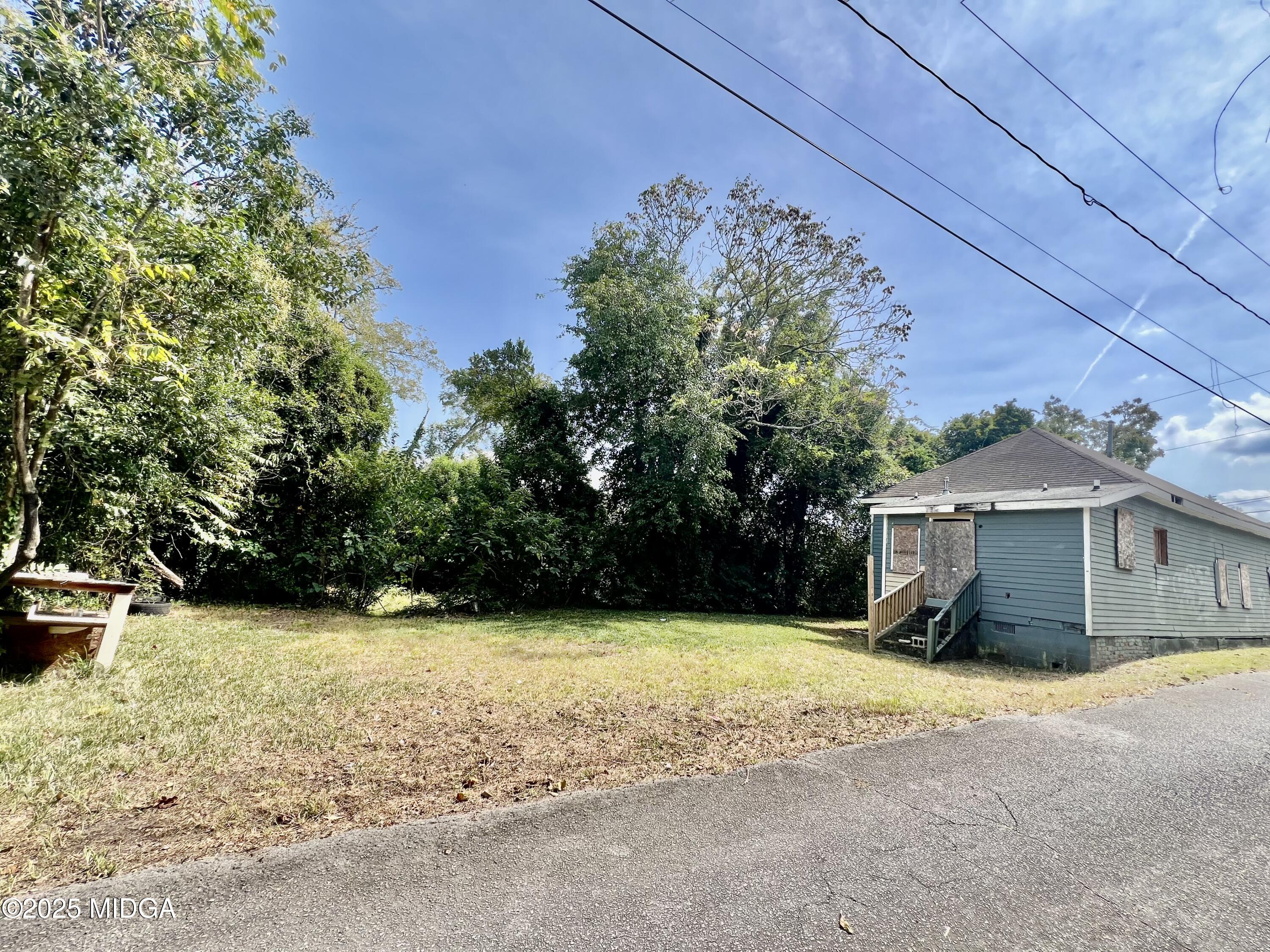 2129 Roosevelt Avenue