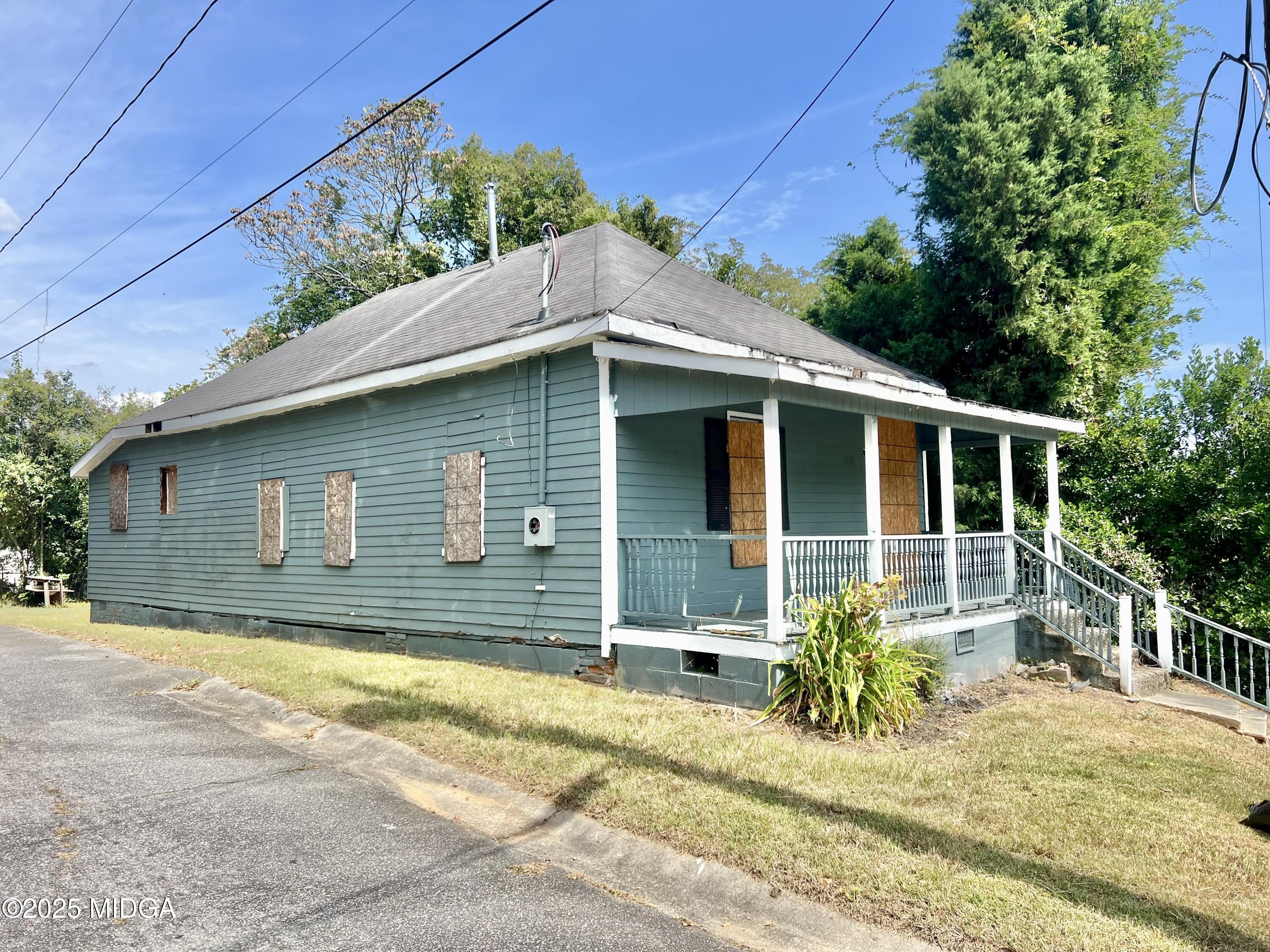 2129 Roosevelt Avenue