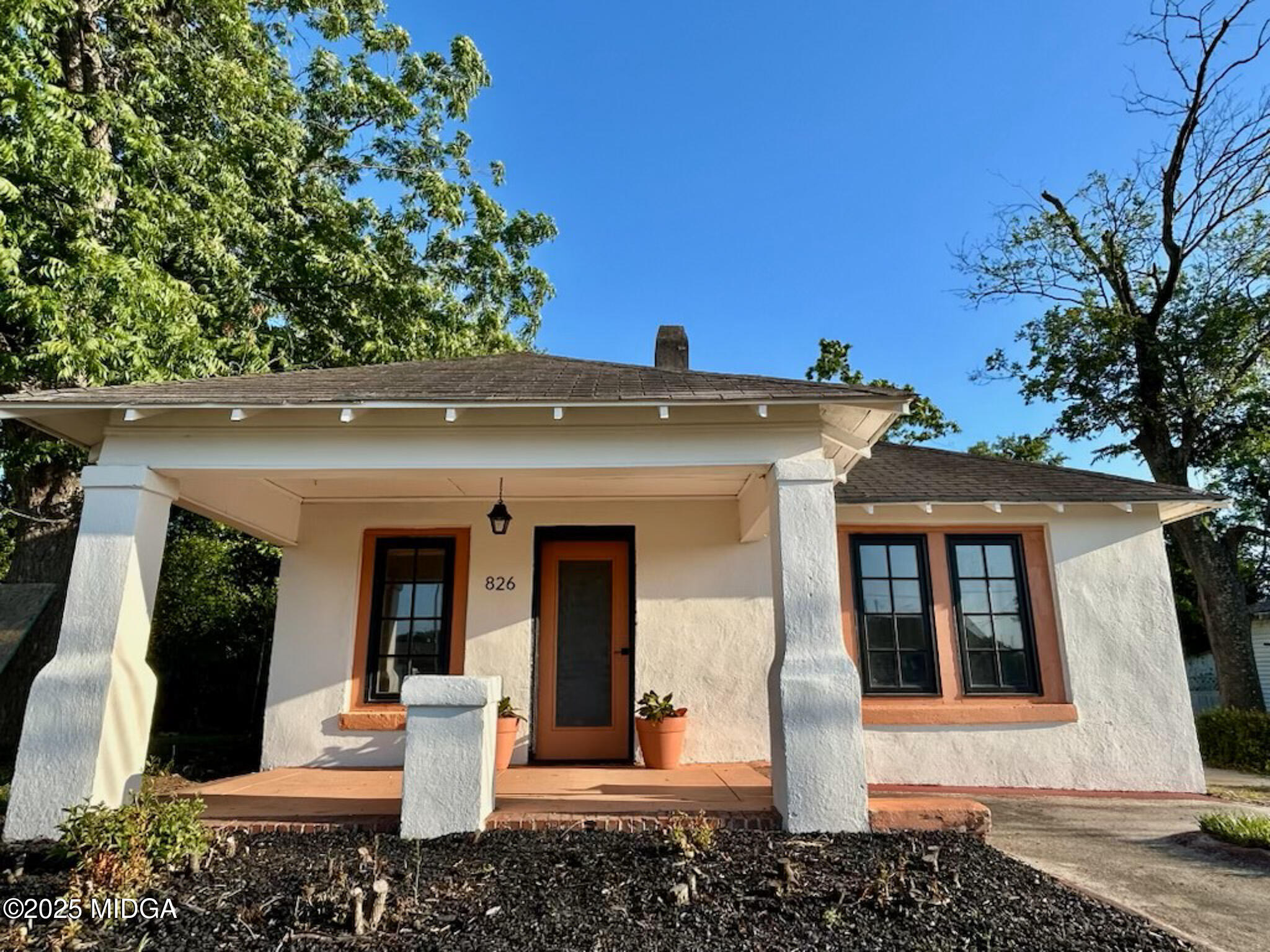 826 W Grenada Terrace