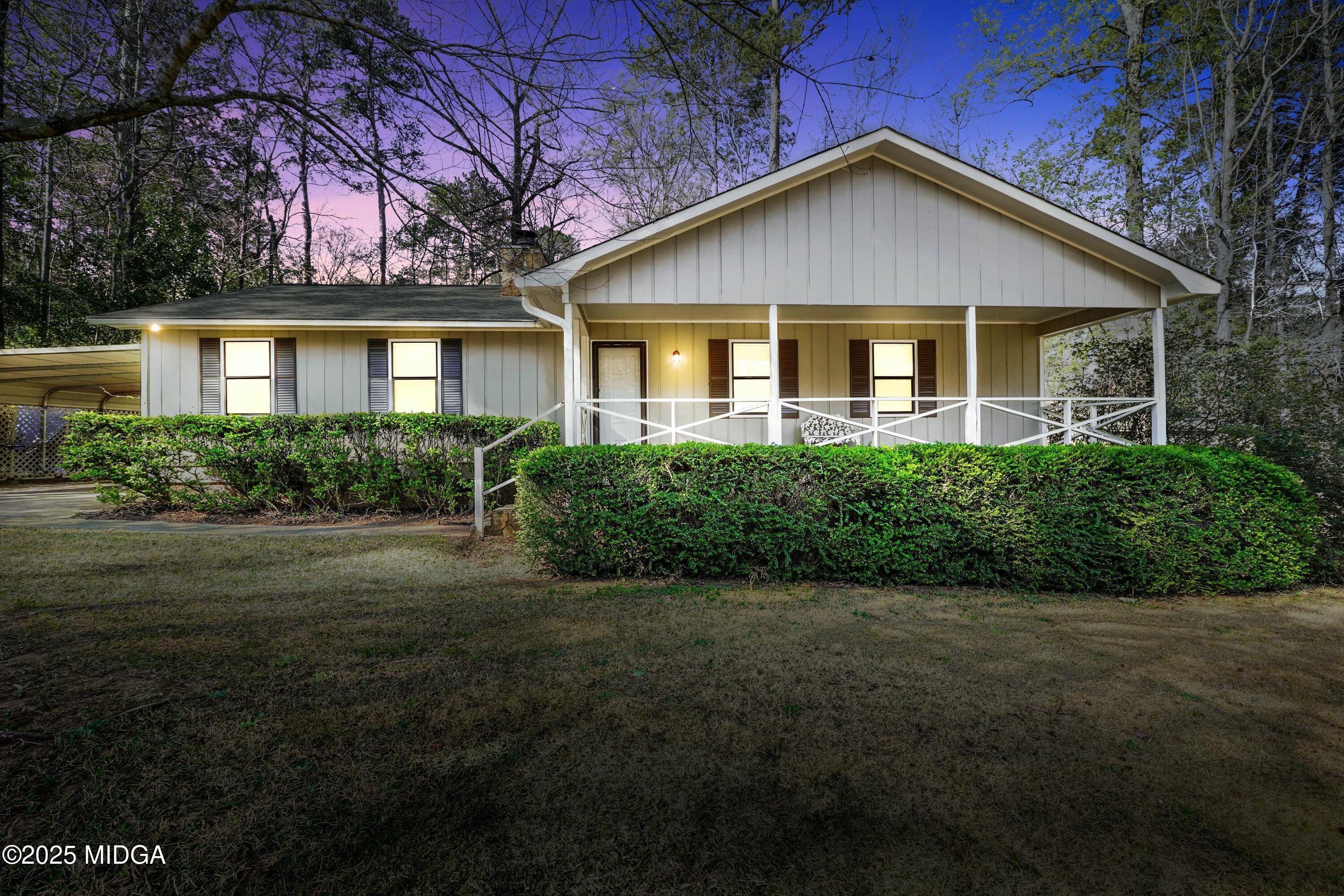 933 Chisholm Trail