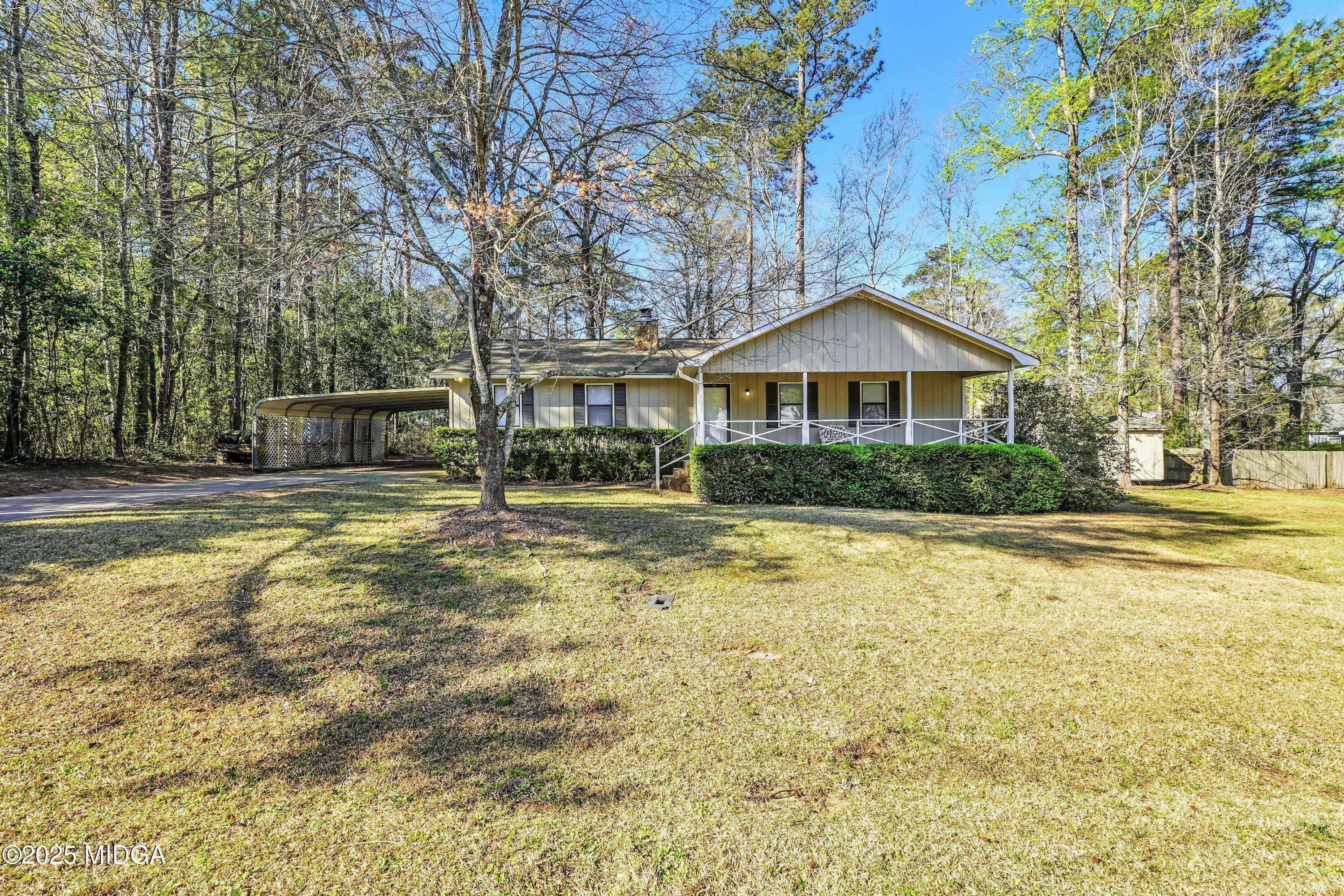 933 Chisholm Trail