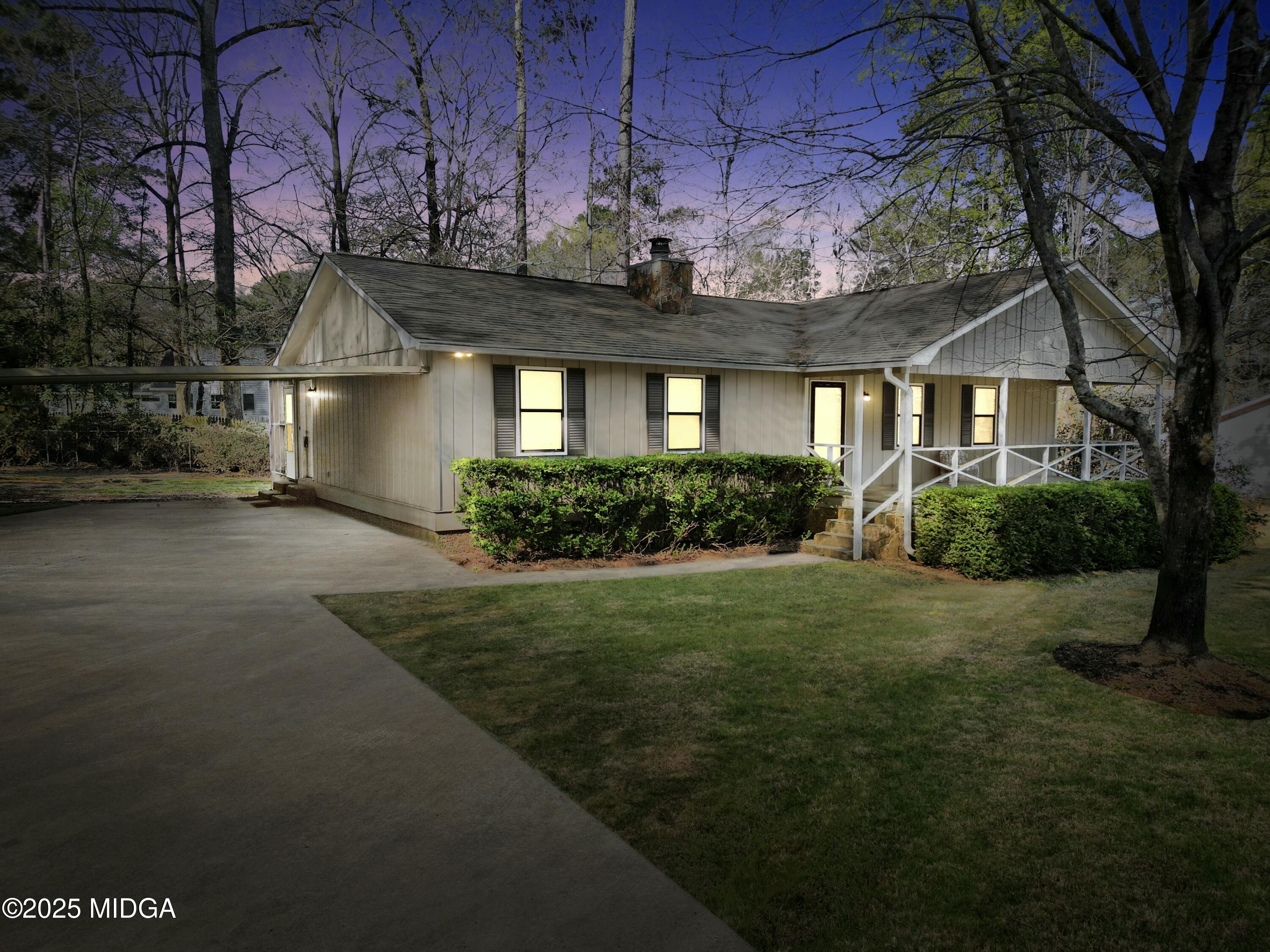 933 Chisholm Trail