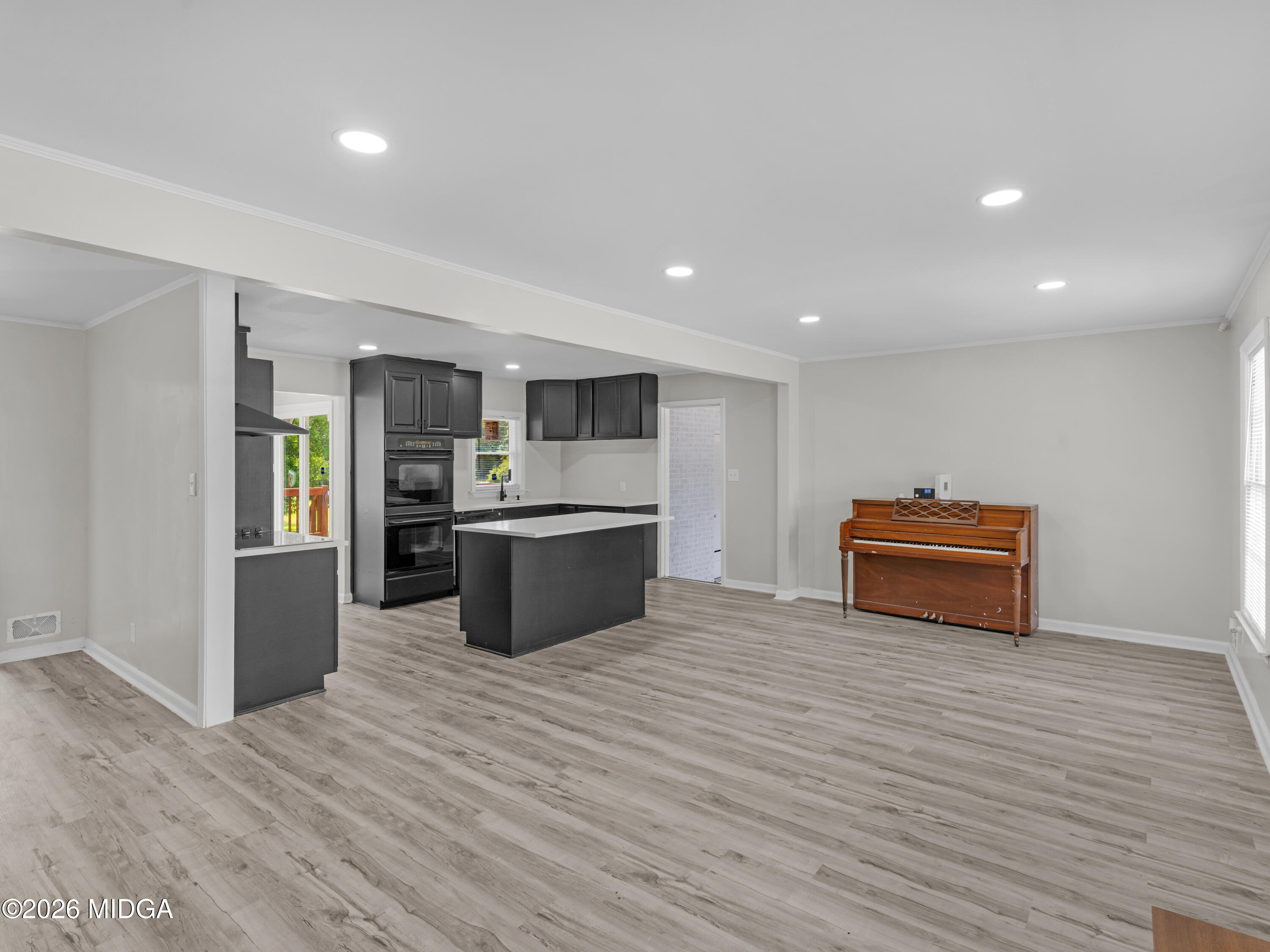 3103 Stratford Drive