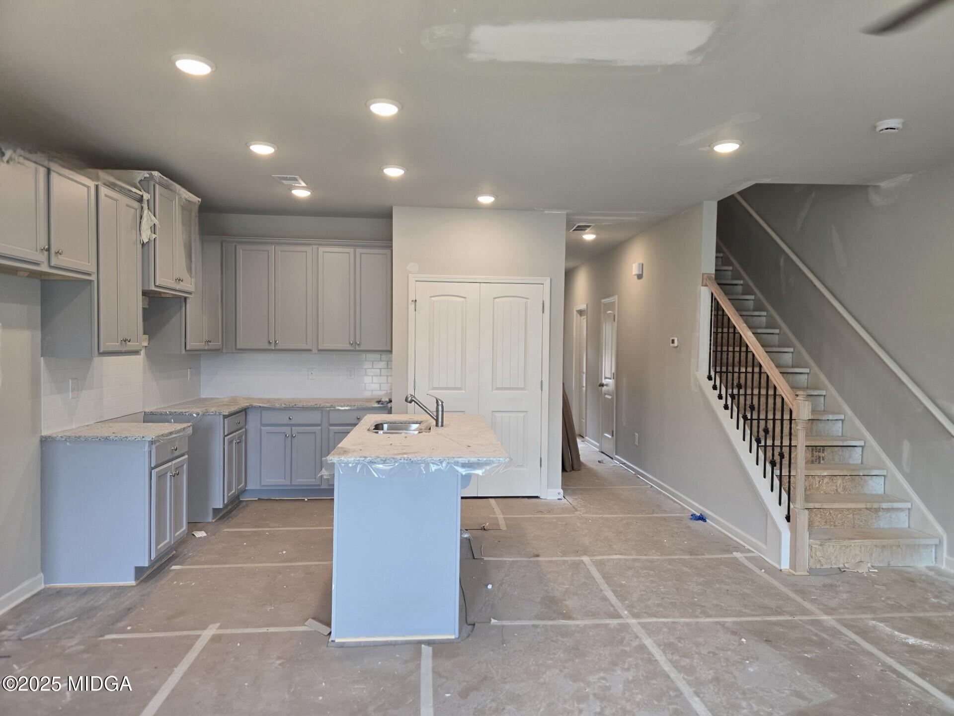 2812 Lillian Lane
